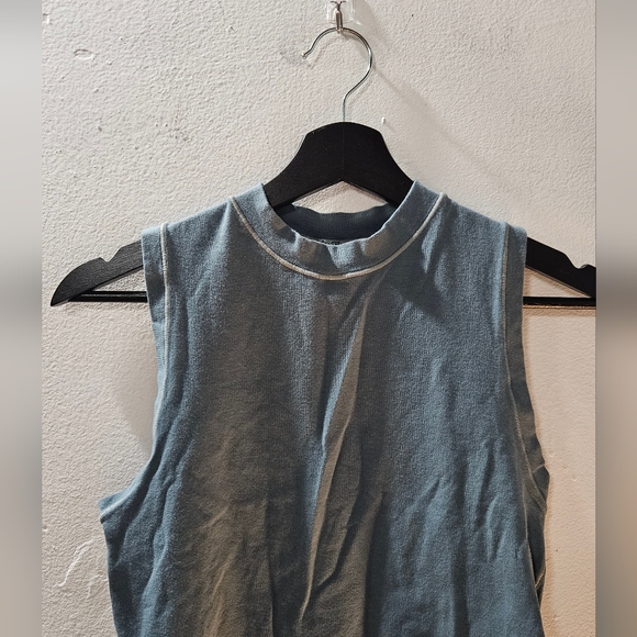 Skims Muscle Tank Top - Picture 2 of 5